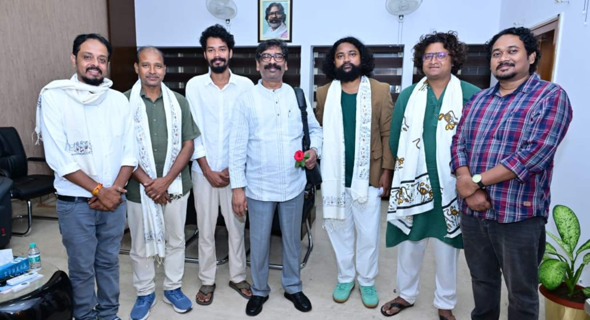 राष्ट्रीय और अंतरराष्ट्रीय स्तर पर पहचान बनाने वाले झारखंड के फिल्मकारों से मिले मुख्यमंत्री हेमंत स