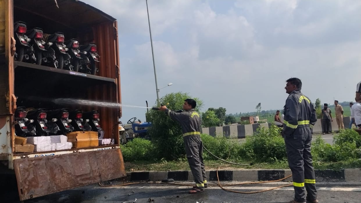 youth dies as Bike gets trapped in container after collision on highway in Shahjahanpur
