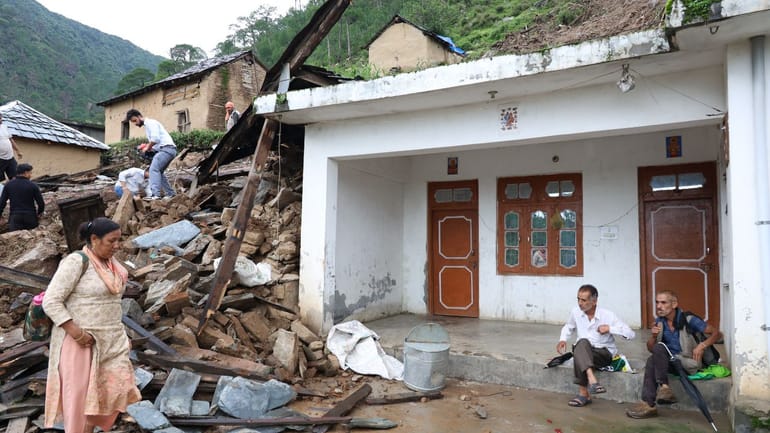 kangra cloudburst garhgoon bhangar villages destroyed spaida evacuated