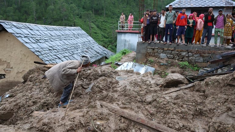 kangra cloudburst garhgoon bhangar villages destroyed spaida evacuated