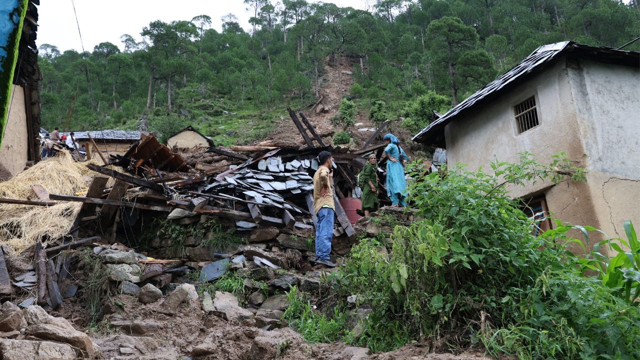kangra cloudburst garhgoon bhangar villages destroyed spaida evacuated