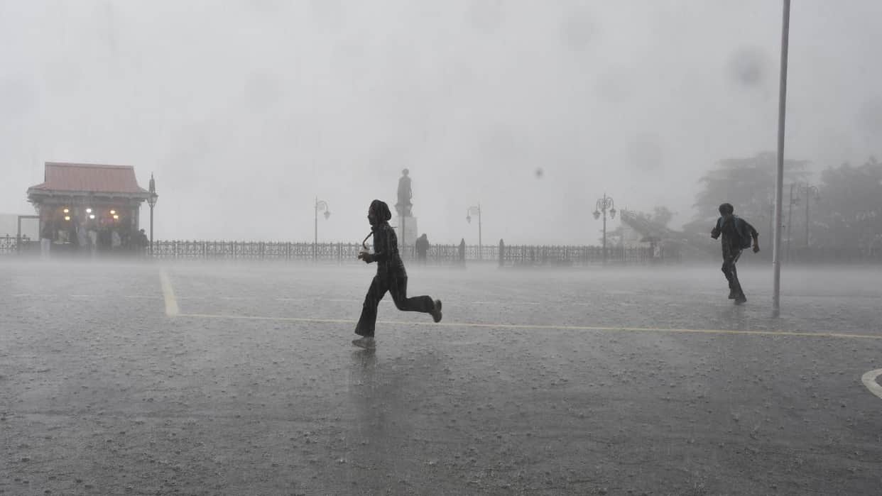 himachal weather alert heavy rain imd 28 july flash flood landslide warning
