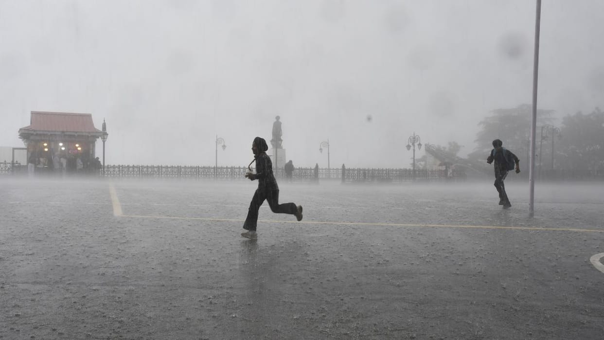 himachal weather alert heavy rain imd 28 july flash flood landslide warning