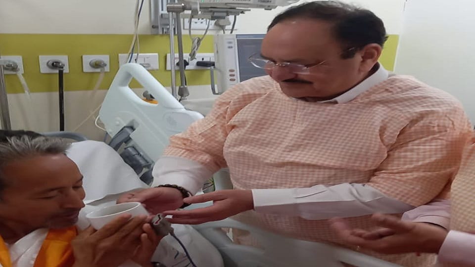 वांगचुक ने अनशन तोड़ा, जेपी नड्डा और जितेंद्र सिंह ने अस्पताल में की सोनम से बात