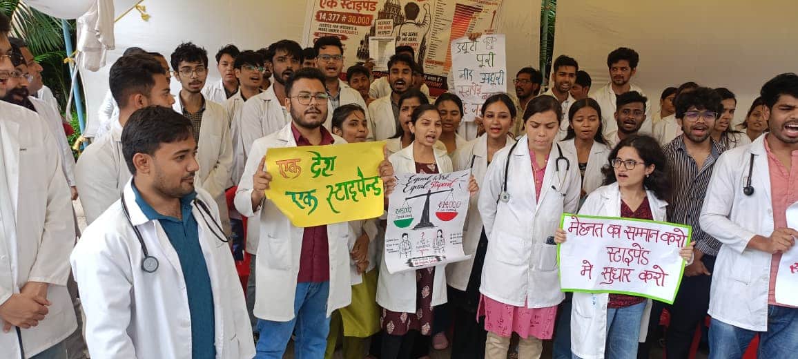 एमबीबीए इंटर्न्स की जीएमसी भोपाल में हड़ताल