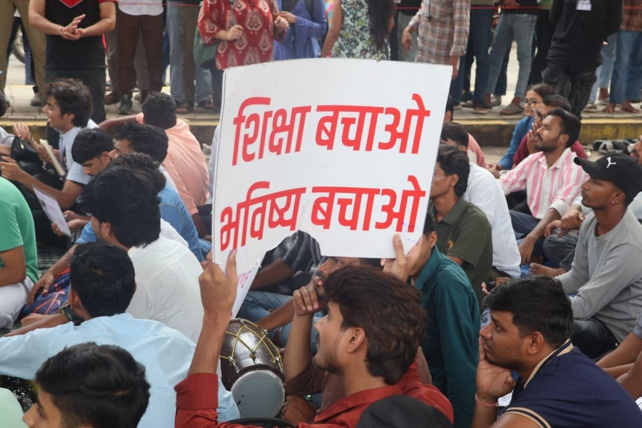 indore-news-student-protest-sonam-wangchuk-dharmendra-pradhan-resignation-demand