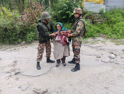Indian Army Rescues Stranded Villagers After Cloudburst Ravages Mayan, Restores Hope Amid Crisis