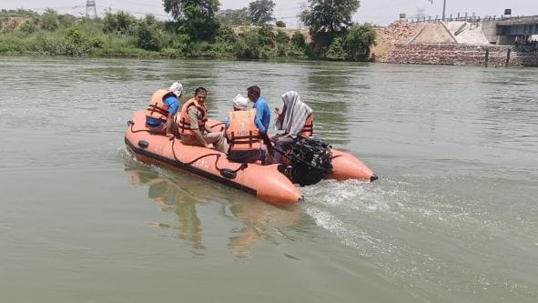 Brother Receives Call Before Devar-Bhabhi Allegedly Jump into Kasganj Canal