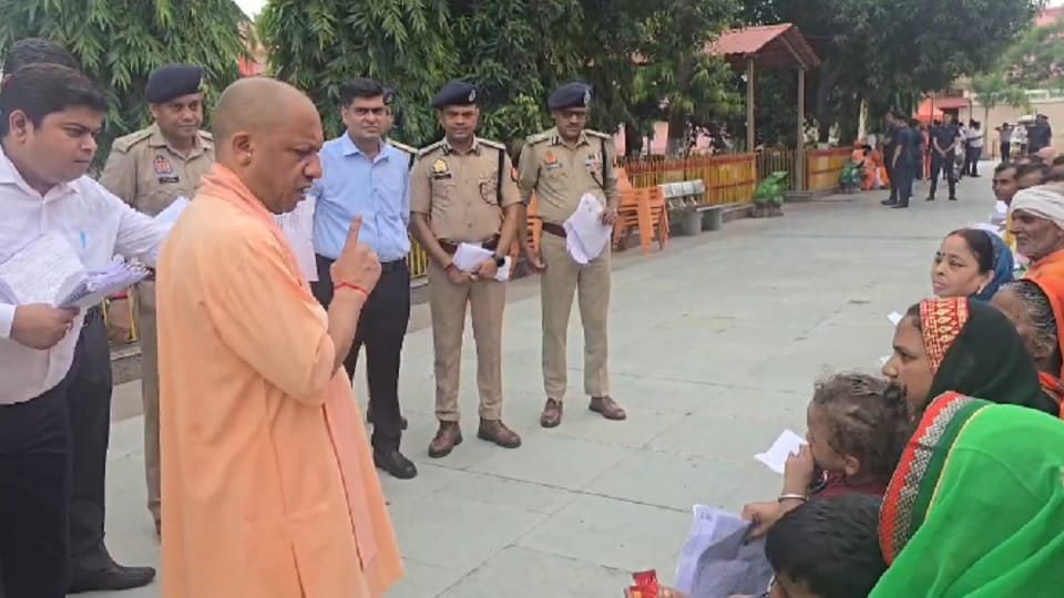 CM Yogi Adityanath organized a Janta Darshan at the Gorakhnath Temple complex