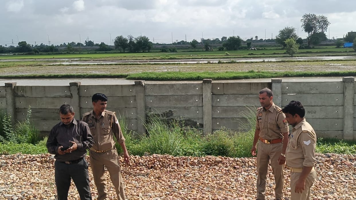 Etawah Train accident or something else Bodies of a young man and woman found on the railway track