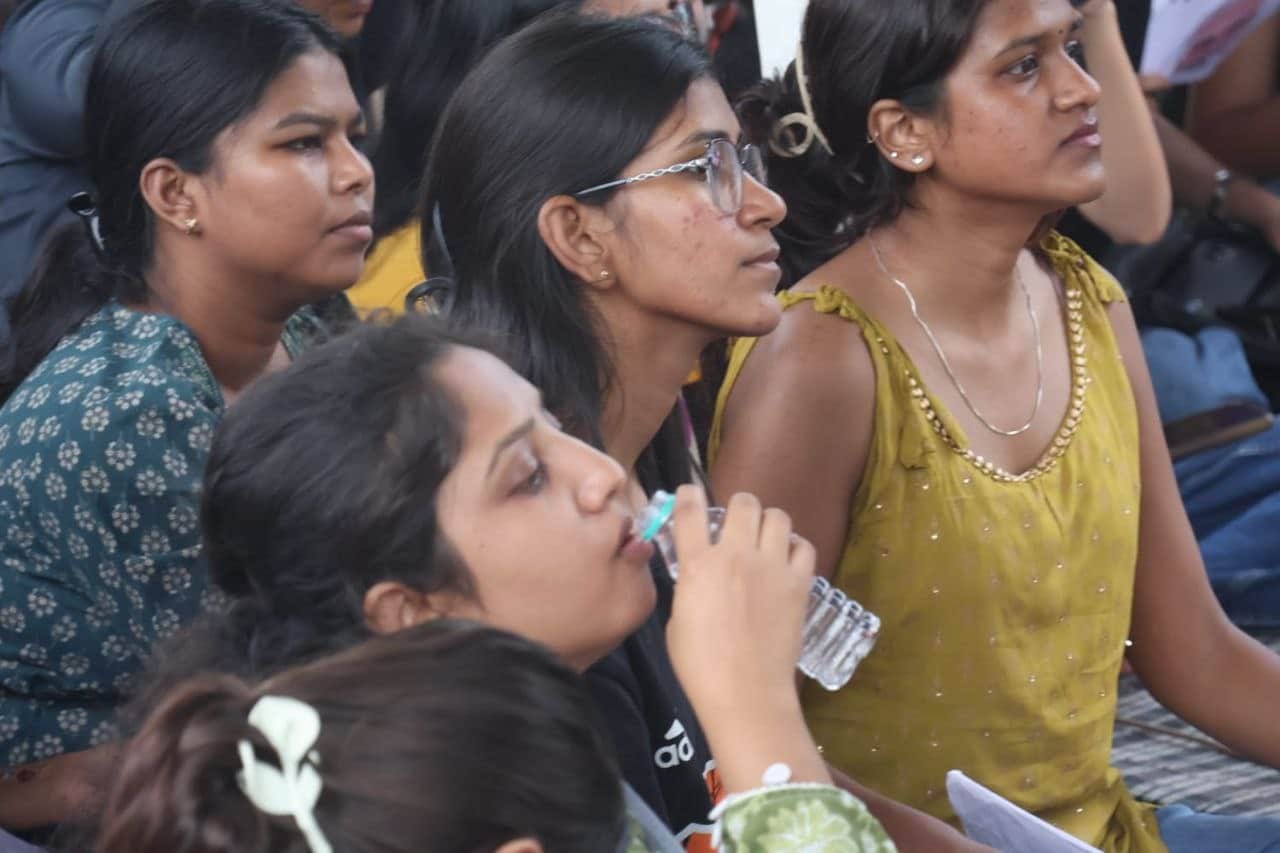 indore-news-student-protest-sonam-wangchuk-dharmendra-pradhan-resignation-demand