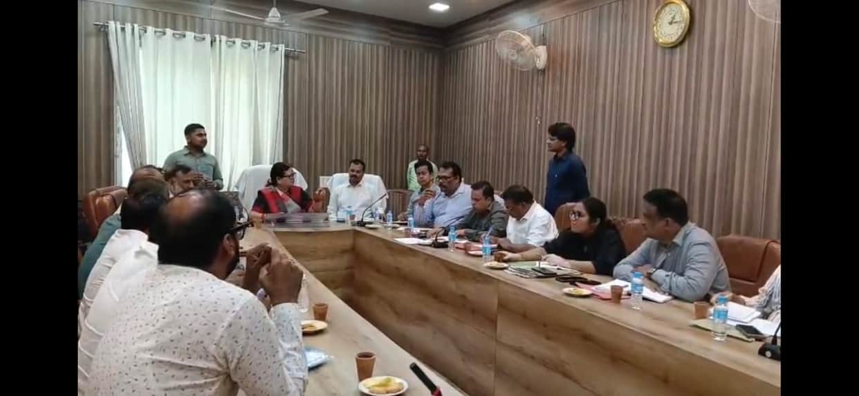 Kanpur Mayor Pramila Pandey furious over lack of work Chunniganj Park