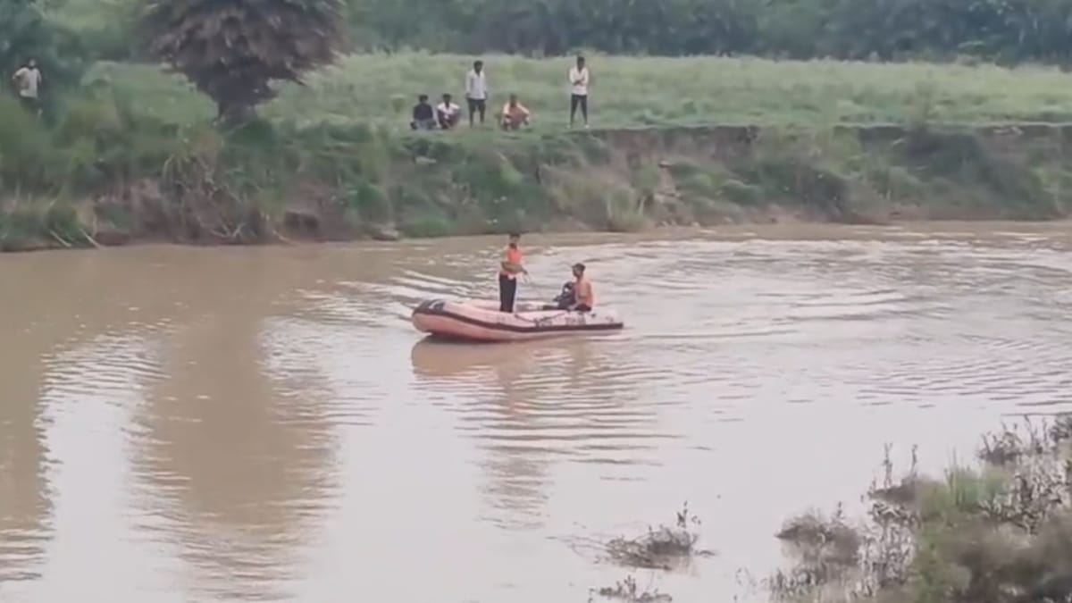 Bihar: खेल-खेल में लगी शर्त! पुल से नदी में कूदते ही गहरे पानी में समाया किशोर, गांव में पसरा सन्नाटा