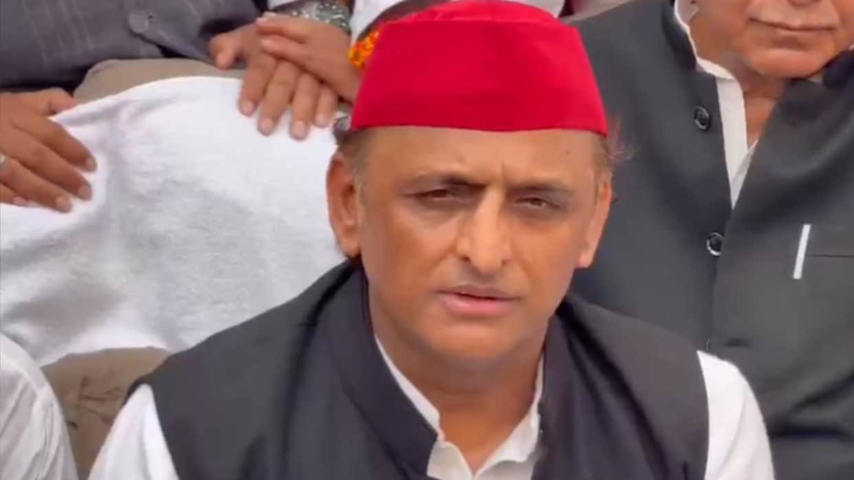 Akhilesh Yadav termed Education Minister resignation as first major victory of students  movement in Azamgarh
