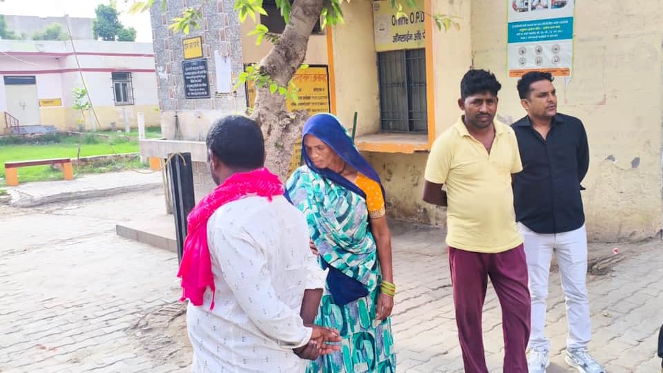 Husband kills wife with sharp-edged weapon In Aligarh
