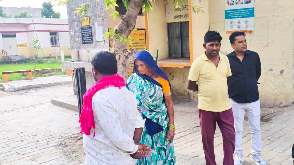 Husband kills wife with sharp-edged weapon In Aligarh