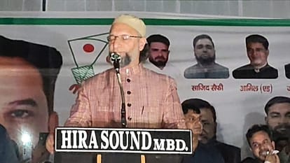 मुरादाबाद में जनसभा को संबोधित करते असदुद्दीन ओवैसी