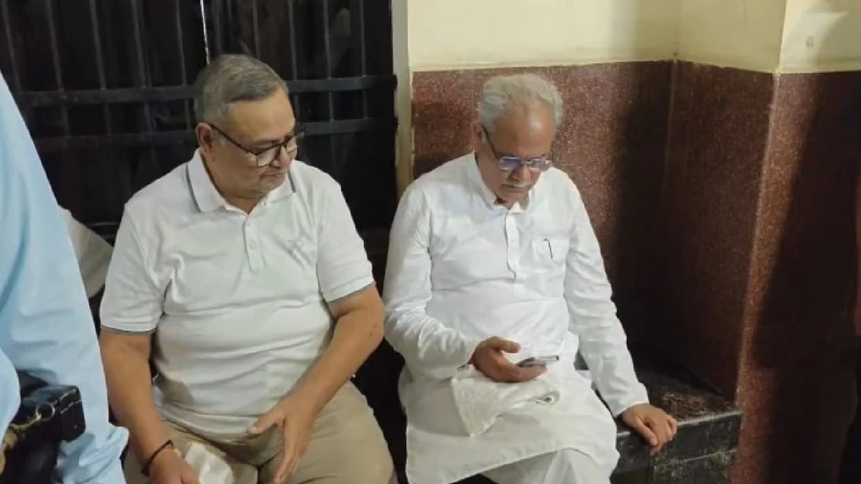 Chhattisgarh: Ramgopal Agarwal sent to jail in liquor scam case; Bhupesh Baghel meet at court