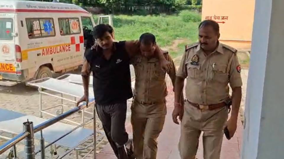 हाफ एनकाउंटर में गिरफ्तार आरोपी दुर्गेश उर्फ छोटू।