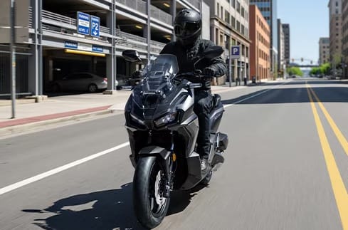 Honda ADV160 Unveiled in India: Rugged Maxi-Scooter Style, E85 Fuel Ready And Smart Features