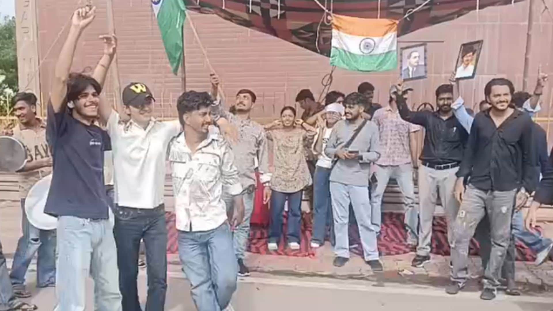 जोधपुर में प्रदर्शनकारी छात्रों ने धर्मेंद्र प्रधान के इस्तीफे के बाद जताई खुशी