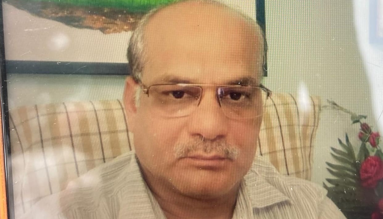 Kanpur Businessman commits suicide by hanging body found inside office police investigating