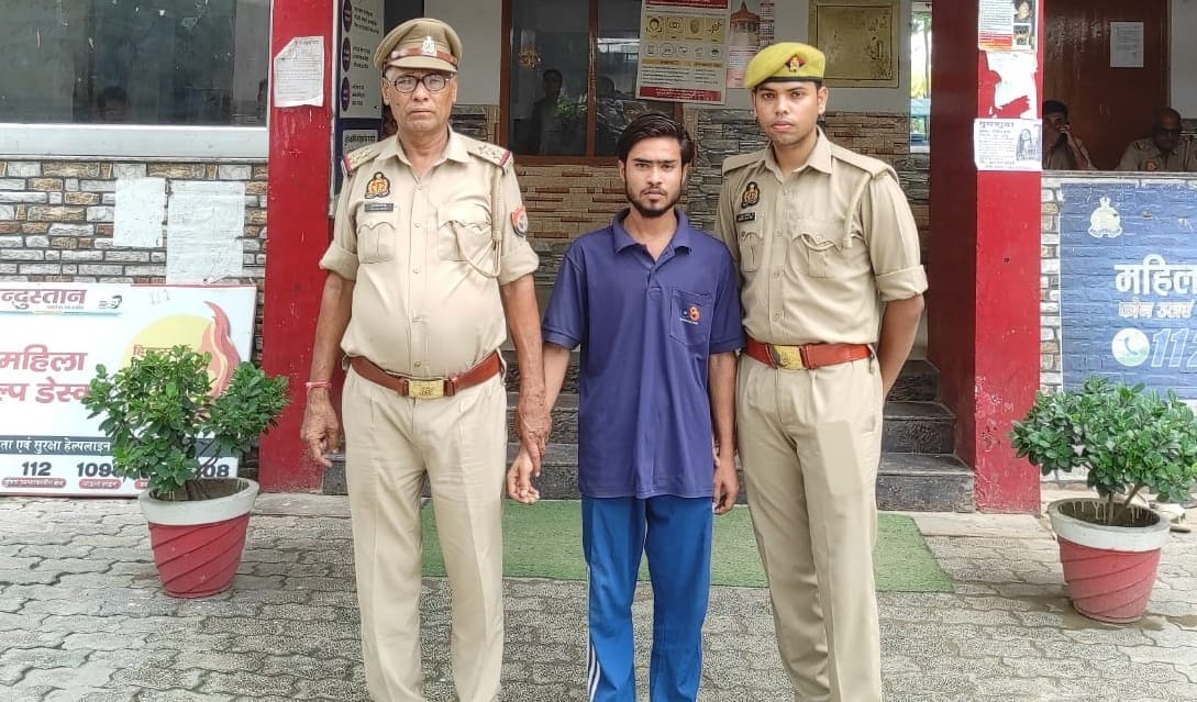 Kanpur Crime: घर में अकेली किशोरी से किया था दुराचार, पुलिस ने आरोपी को किया गिरफ्तार, भेजा जेल