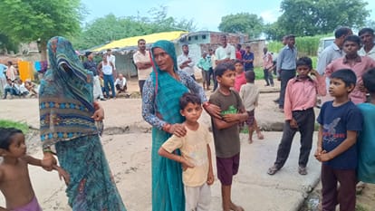 Kanpur Woman hacked to death with axe blood soaked body found in the house