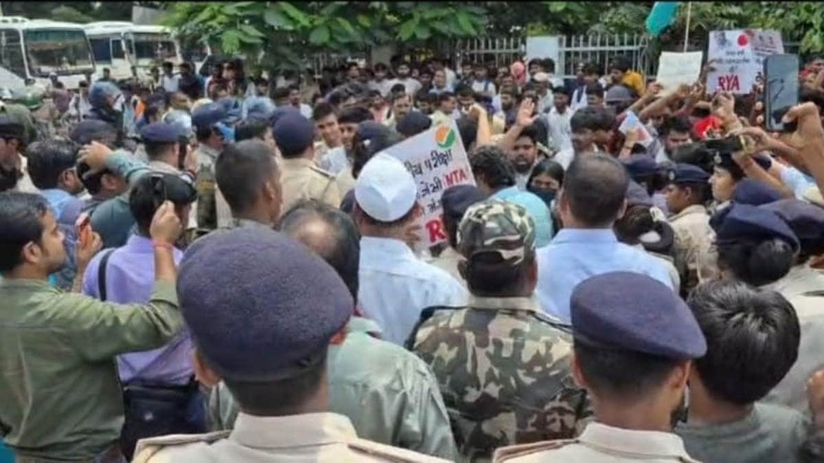 पटेल गोलंबर से समाहरणालय तक निकला प्रतिरोध मार्च