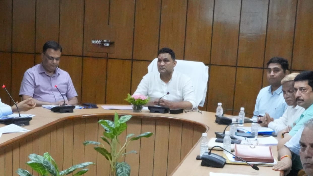 Questions Raised Over Criteria for Appointing Acting Executive Officers in Uttarakhand Urban Local Bodies