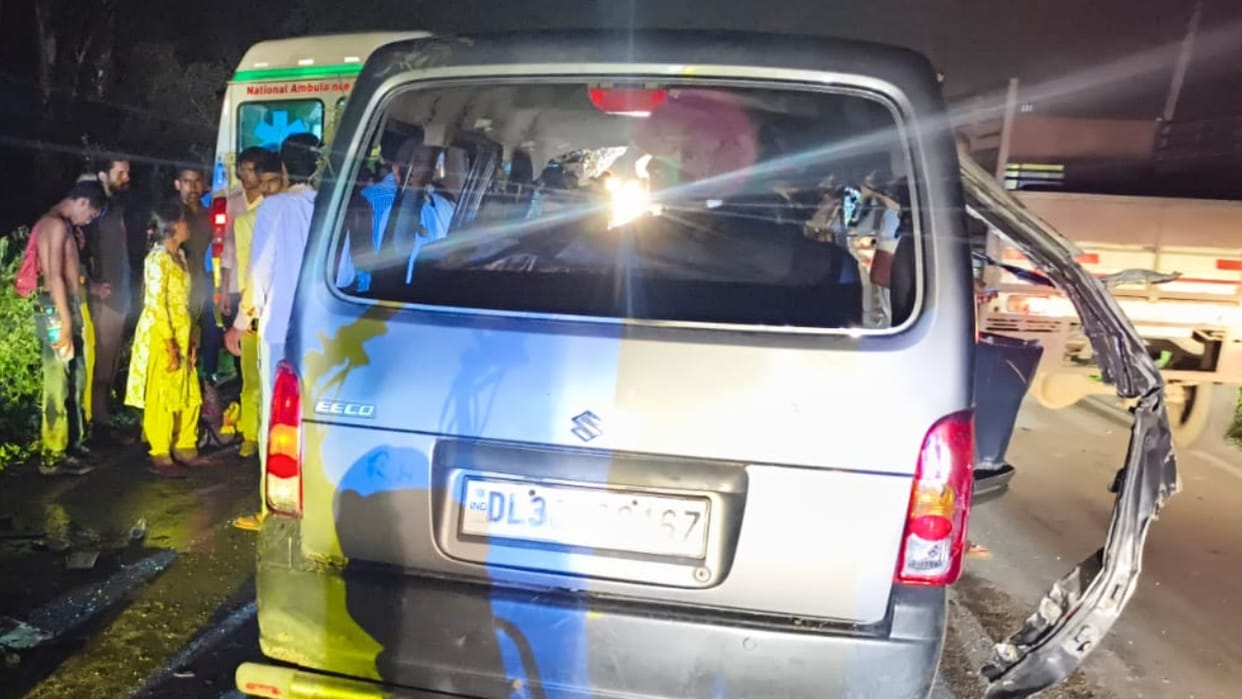 Pickup vehicle rams into van aunt and nephew killed 10 family members injured