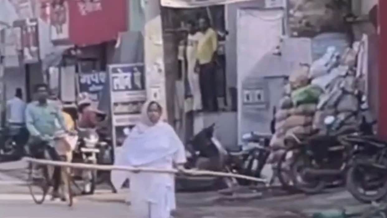 Bihar Deputy Mayor Nazia Hasan Runs with Bamboo Stick in NEET Protest FIR Filed 33 Sent to Jail