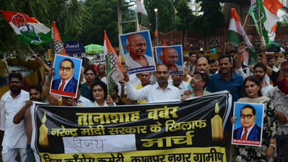 Congress distributes sweets and takes out a victory march over Dharmendra's resignation
