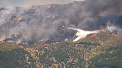 France Spain battle wildfires many peoples forced to flee homes Tour de France route also been changed