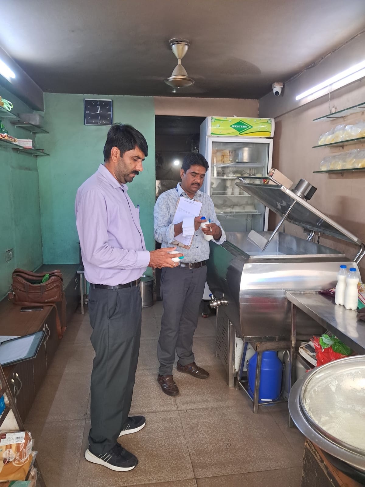 Food Department on alert in Bhopal ahead of the month of Shravan: Crackdown on adulterated milk; sampling unde