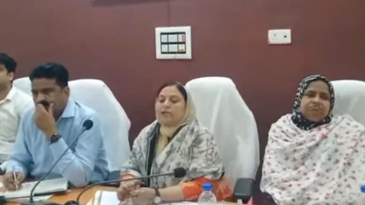 Bihar: 'बब्बर शेर की शेरनी हूं', गिरफ्तारी के डर से पुलिस को चकमा देकर भागीं नाजिया हसन; हिंसा भड़काने का आरोप