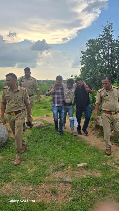 Chitrakoot Police encounter gang-rape accused man carrying  50,000 reward injured shot in leg