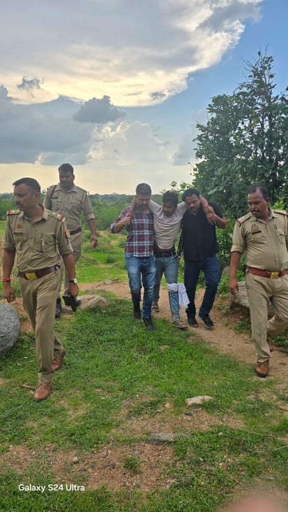 Chitrakoot Police encounter gang-rape accused man carrying  50,000 reward injured shot in leg