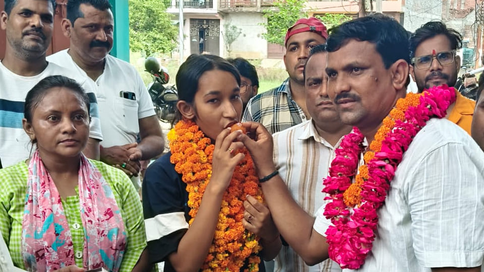 Kanpur: Khushi, the city topper from the UP Board, performs the groundbreaking ceremony; road construction beg