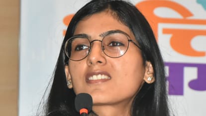 Expert shares investment mantras with women at the Stree Shakti Samriddhi program  in Bareilly
