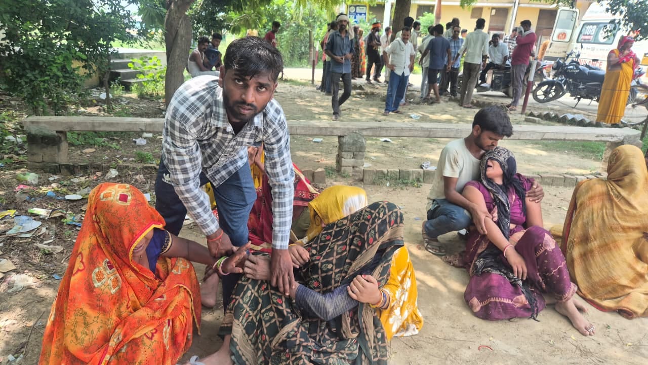 Farrukhabad Two motorcycles collided family lost  only son mourning prevails deaths of two people