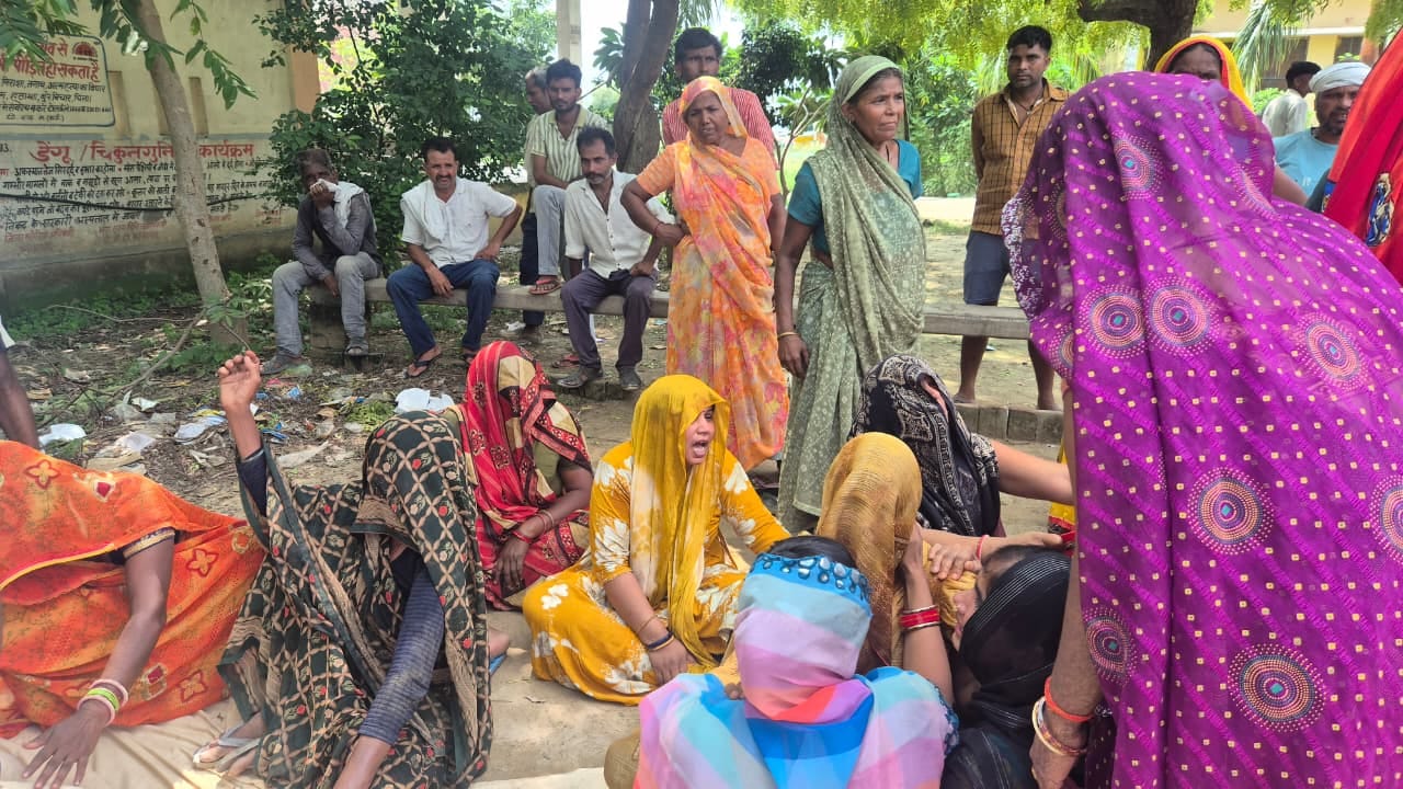 Farrukhabad Two motorcycles collided family lost  only son mourning prevails deaths of two people