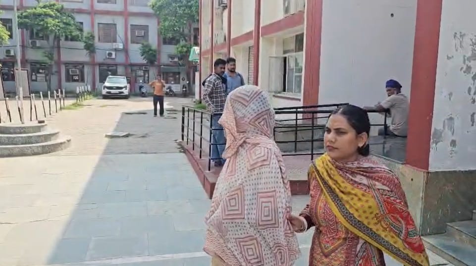 60-year-old caretaker kills 80-year-old woman in Patiala कैमरे में कैद कातिल और कत्ल: 60 साल की केयरटेकर ने की