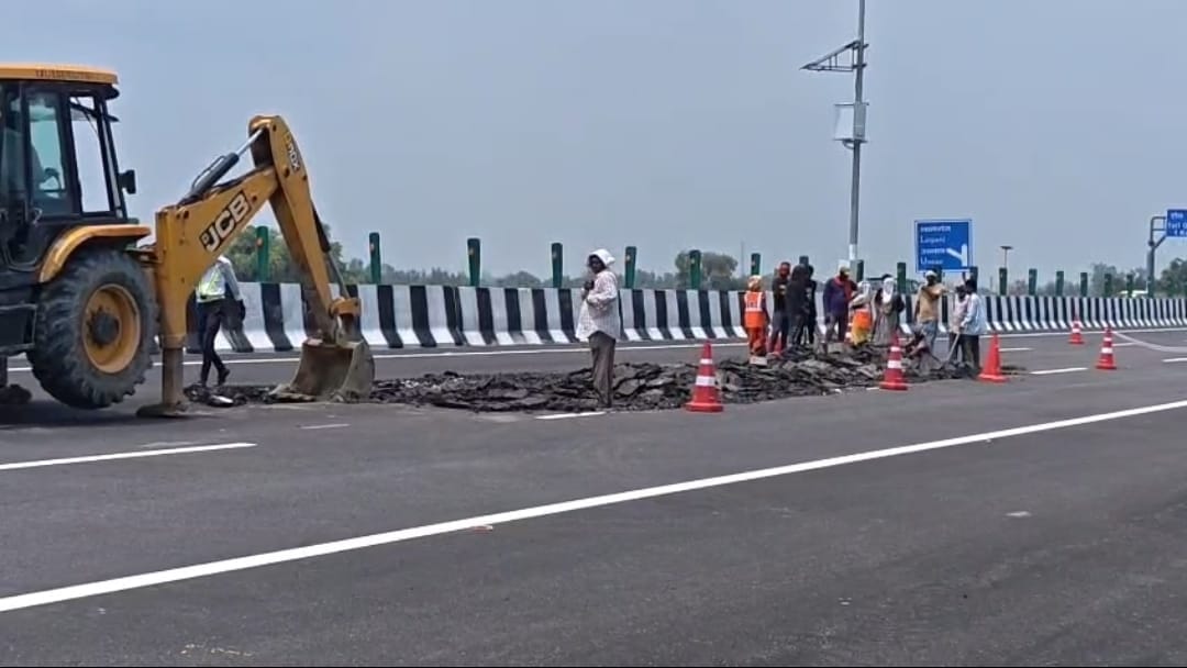 UP News: कानपुर-लखनऊ एक्सप्रेसवे की गुणवत्ता पर सवाल, हाईटेक तकनीक के बावजूद खामियां; मानवीय निगरानी की जरूरत
