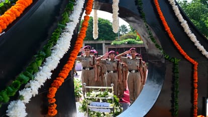 CM Mann paid tribute to the martyrs on Kargil Vijay Diwas