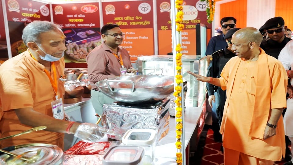 CM Yogi Adityanath Visits Agra, Unveils 342 Crore Development Projects During Public Rally