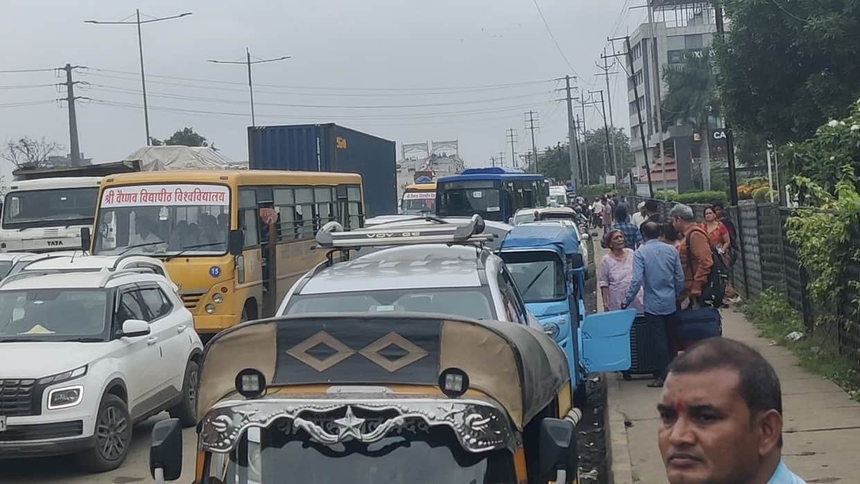 indore-news-luvkush-square-traffic-jam-double-decker-flyover-construction-delays
