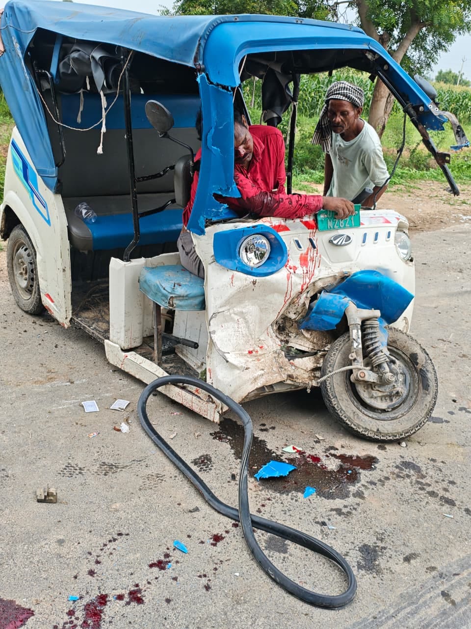 Two Injured as E-Rickshaw Collides with Unknown Vehicle on Pali Road