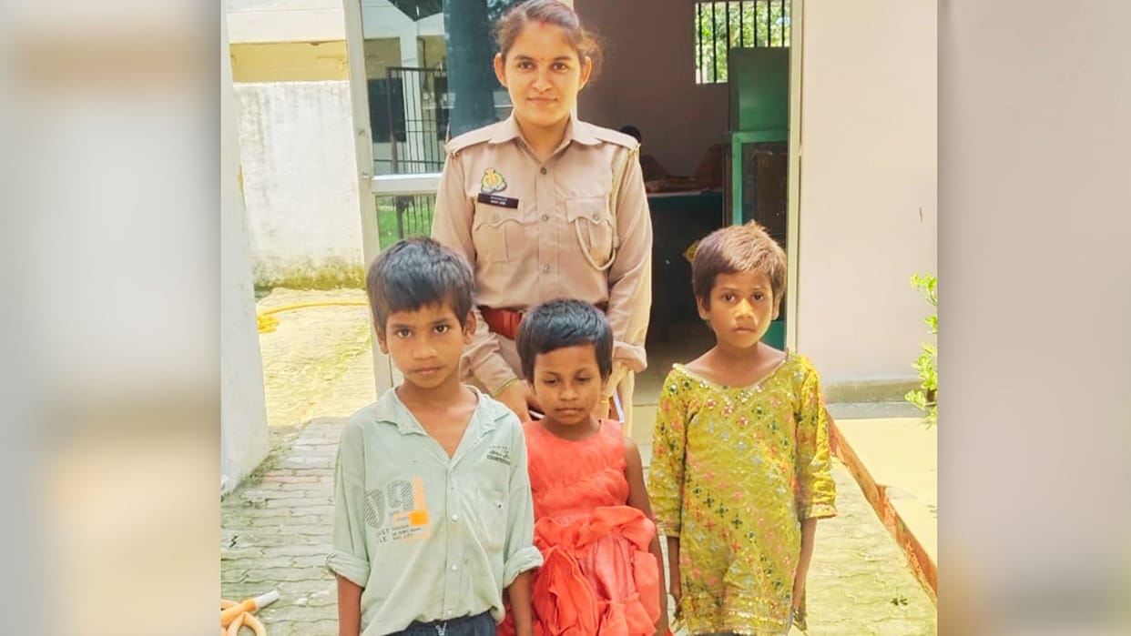 Varanasi Auto-rickshaw driver abandons three children road children unable provide details names