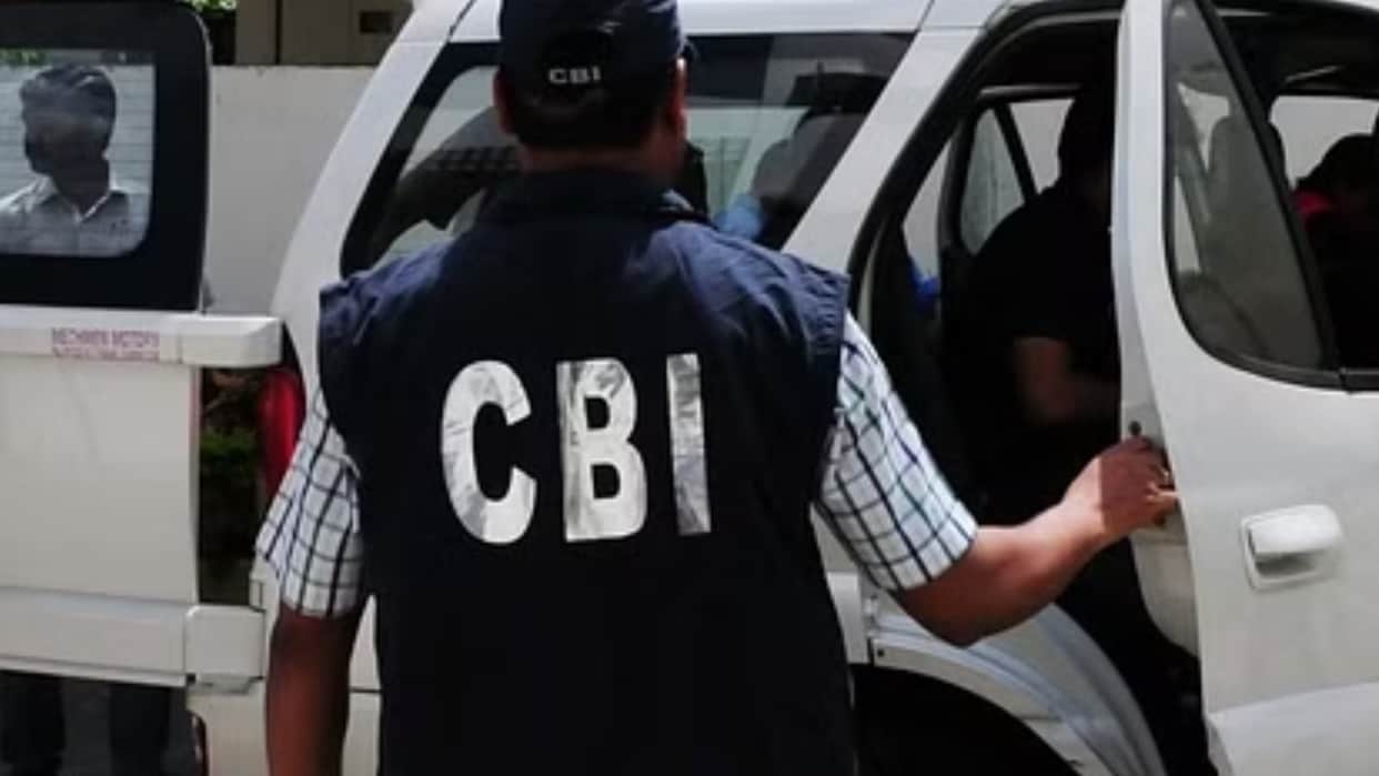 CG: CBI raids in 11.38 crore loan fraud case; FIR registered; Capex company director surfaces